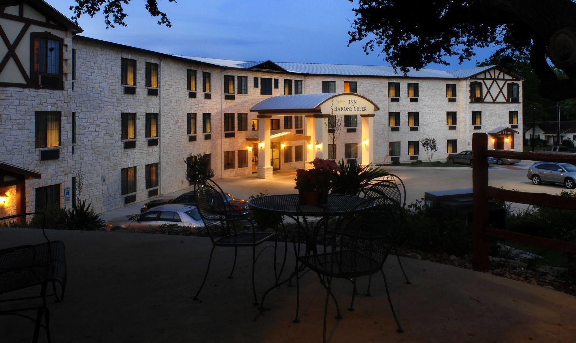 Inn On Barons Creek Fredericksburg Exterior foto